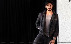 Suniel Shetty`s son, Ahan Shetty soon to make debut in Bollywood